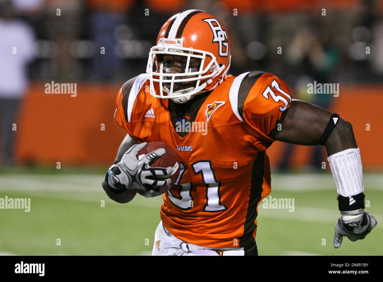 Bowling Green defensive zurück Roger Williams (31) trägt den Ball während der Spielaktion.  Boise State University, an der Western Athletic Conference an der Bowling Green State University, der Mid-American Conference, Doyt Perry Stadium in Bowling Green, Ohio.  Boise State besiegt Bowling Green 49-14. (Kredit-Bild: © Scott Grau/Southcreek Global/ZUMApress.com) Stockfoto