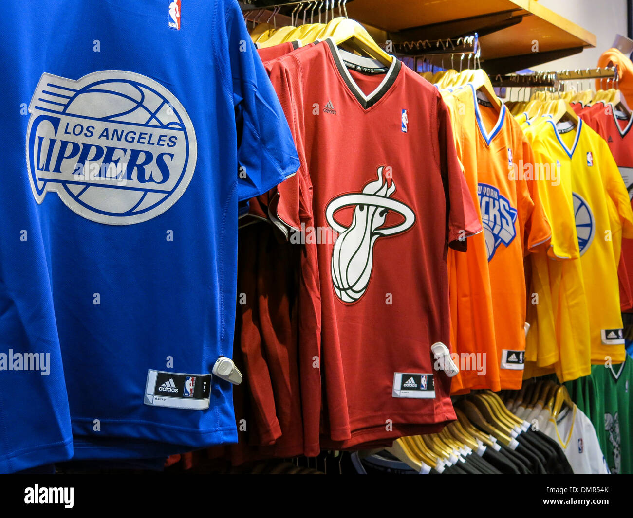 NBA Store Interieur, Fifth Avenue, New York Stockfoto