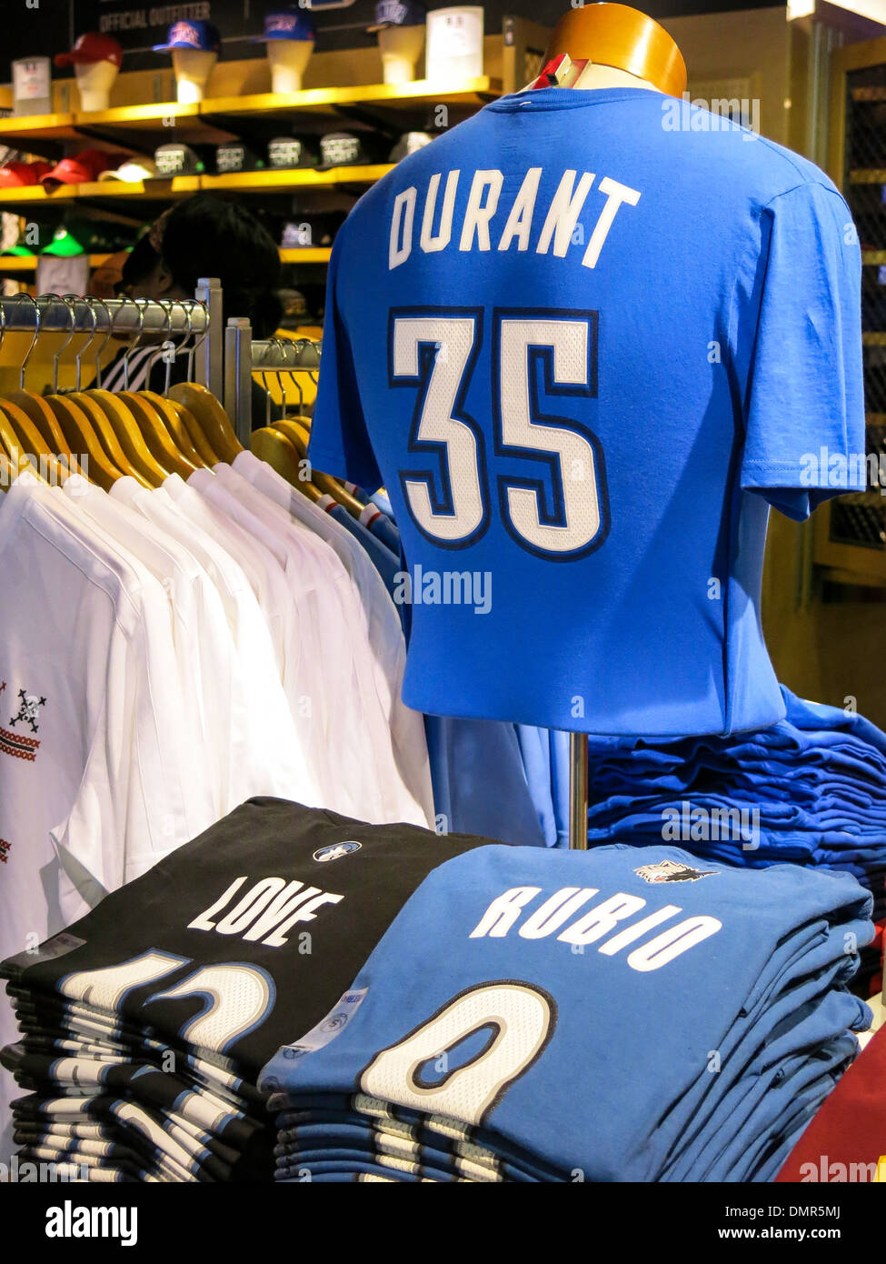 NBA Store Interieur, Fifth Avenue, New York Stockfoto