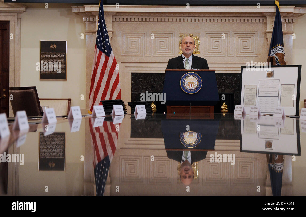 Washington DC, USA. 16. Dezember 2013. US-Notenbankchef Ben Bernanke befasst sich mit die US-Notenbank hundertjährigen Gedenkfeier bei der Federal Reserve, die Gebäude in Washington, D.C., Hauptstadt der Vereinigten Staaten, 16. Dezember 2013. Bildnachweis: Zhang Jun/Xinhua/Alamy Live-Nachrichten Stockfoto