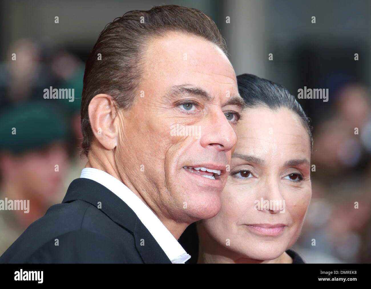 Jean-Claude Van Damme und Frau Gladys Portugues "The Expendables 2" UK  Premiere statt auf Empire Leicester Square - Ankünfte Stockfotografie -  Alamy