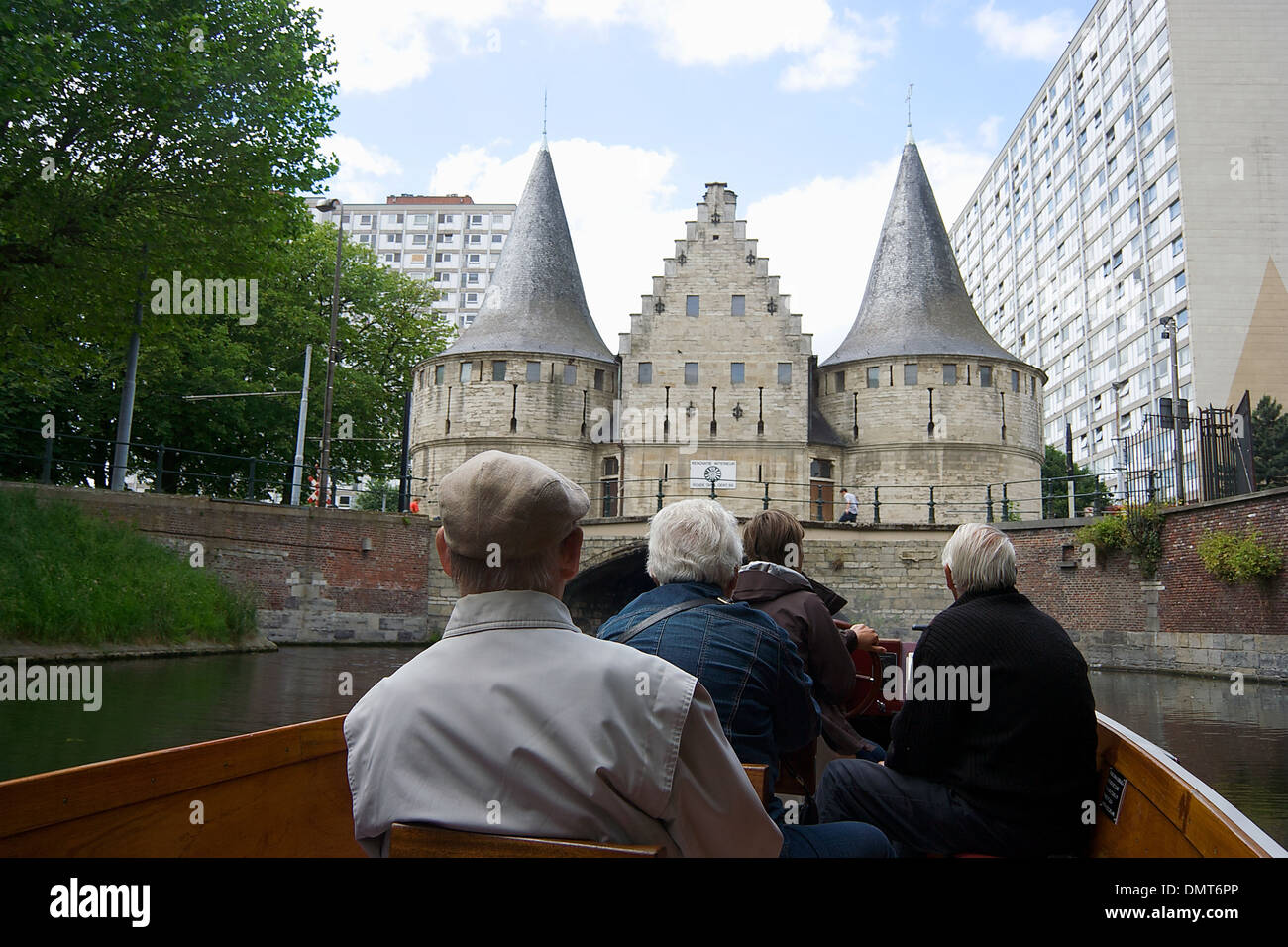 Alte und neue Architektur, die von einer Bootstour Ghent betrachtet Stockfoto
