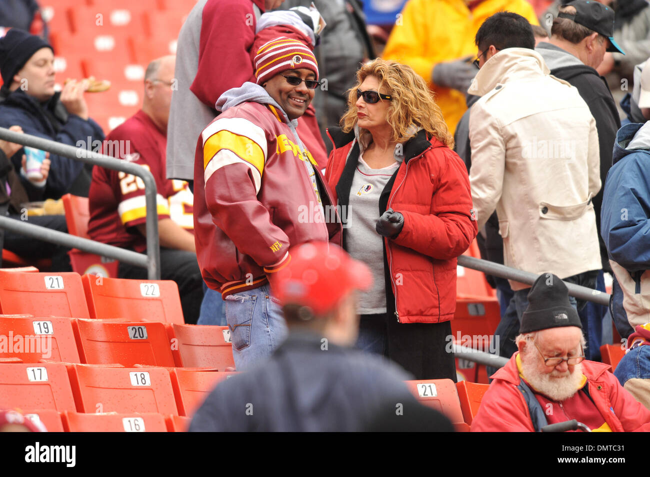 18. Oktober 2009: Kansas City Chiefs in Washington Redskins... FedExField Stadion vor NFL-Spiel zwischen den Kansas City Chiefs und den Washington Redskins. Washington Redskins Fans vor sonntags Spiel. (Kredit-Bild: © Roland Pintilie/Southcreek Global/ZUMApress.com) Stockfoto