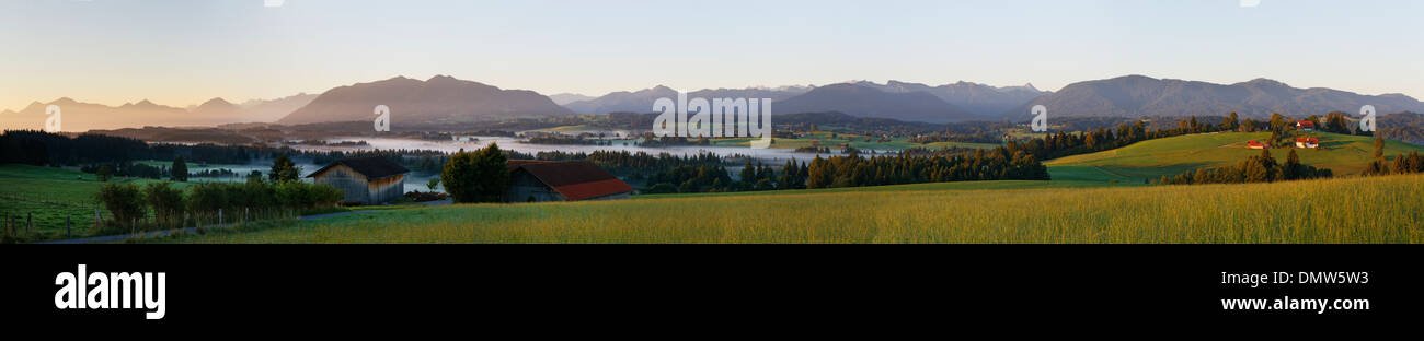 Landschaft in das Alpenvorland Morgen Stimmung, Schönberg, Rottenbuch, Pfaffenwinkel Region, Upper Bavaria, Bavaria, Germany Stockfoto