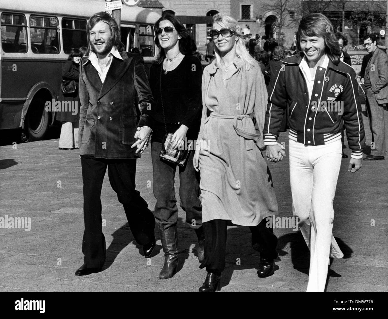 31. Januar 1977 begann schwedischen Pop - Oslo, Norwegen - Gruppe ABBA seine erste live-Tour, wenn es in den Ekeberg Hallen in Oslo eröffnet. Sie jetzt weitergehen, Kopenhagen, Berlin, Amsterdam und dann die Briten waren, scheint sie in Birmingham und in der Royal Albert Hall am 4. Februar und dann weiter nach Australien. IM BILD: ABBA. BENNY ANDERSON, FRIDA LYNGSTAD, ANNA FALTSKOG und BJORN ULVAE Stockfoto