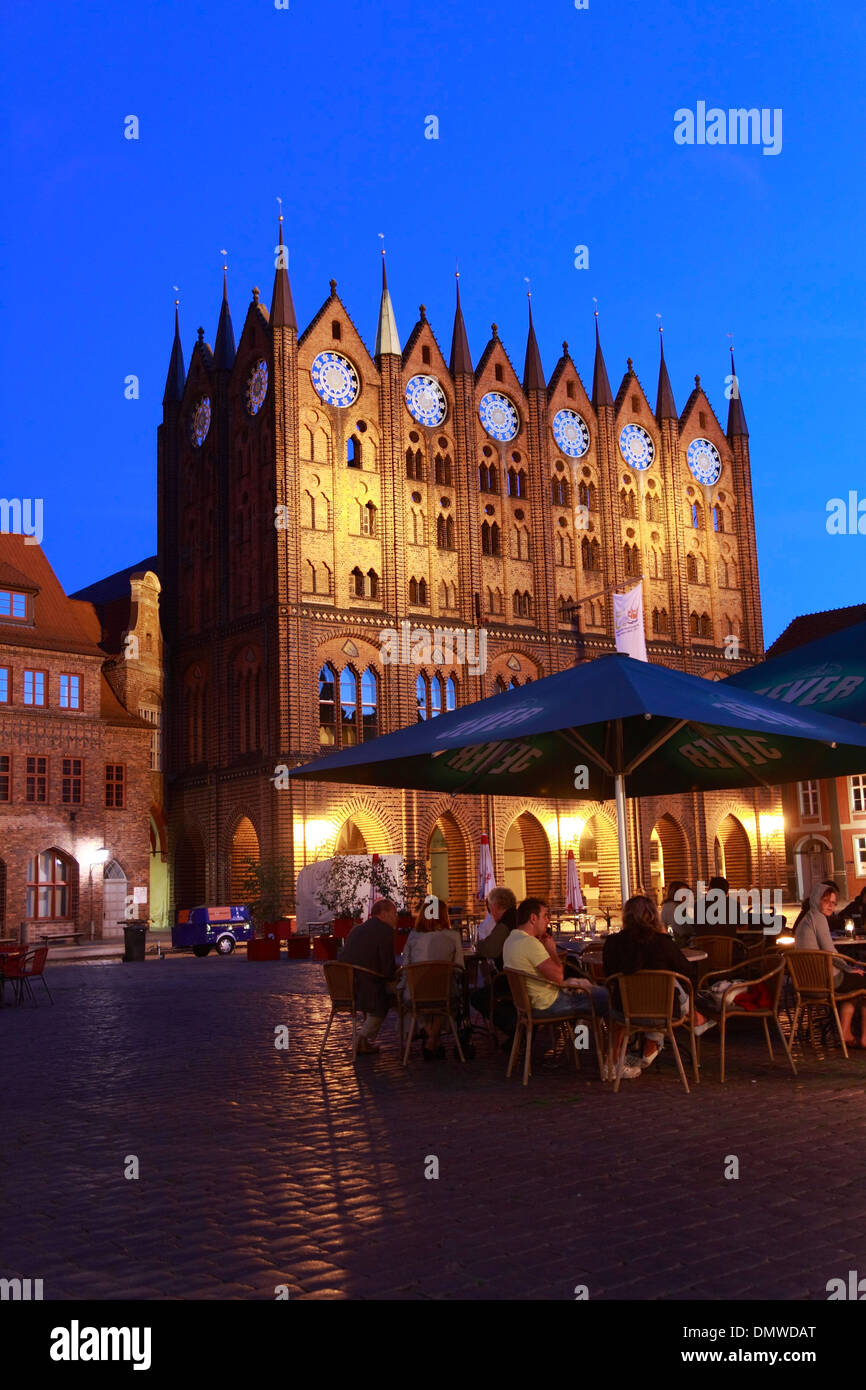 Stralsund, Rathaus Am Alten Markt, Rathaus und Marktplatz, Ostsee, Mecklenburg-Western Pomerania, Deutschland, Europa Stockfoto