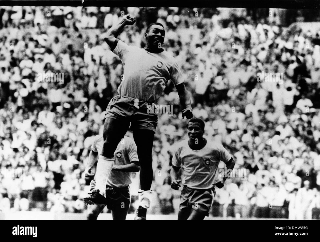 31. Mai 1970 - Mexiko-Stadt, Mexiko - brasilianische Fußballer EDSON NASCIMENTO "PELE" spielen bei der WM gegen Mexiko. (Kredit-Bild: © KEYSTONE Bilder USA/ZUMAPRESS.com) Stockfoto