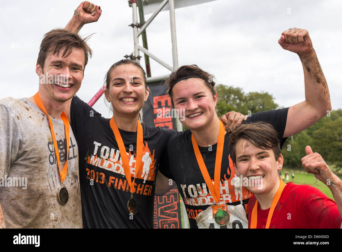 Menschen feiern nach Veredelung Langstreckenrennen im Peak District Derbyshire England Stockfoto