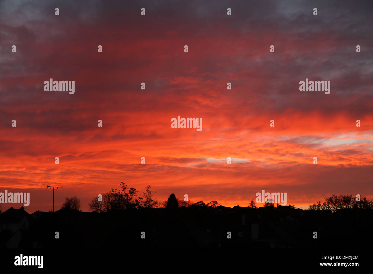 Sonnenuntergang über Paignton nach einem Regentag. Freitag, 13. Dezember 2013 Stockfoto