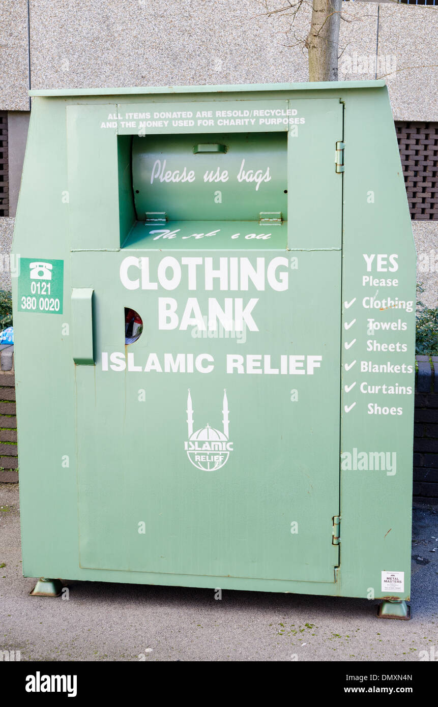 Kleidung-Bank-Container für Kleiderspenden zugunsten von Islamic Relief Stockfoto