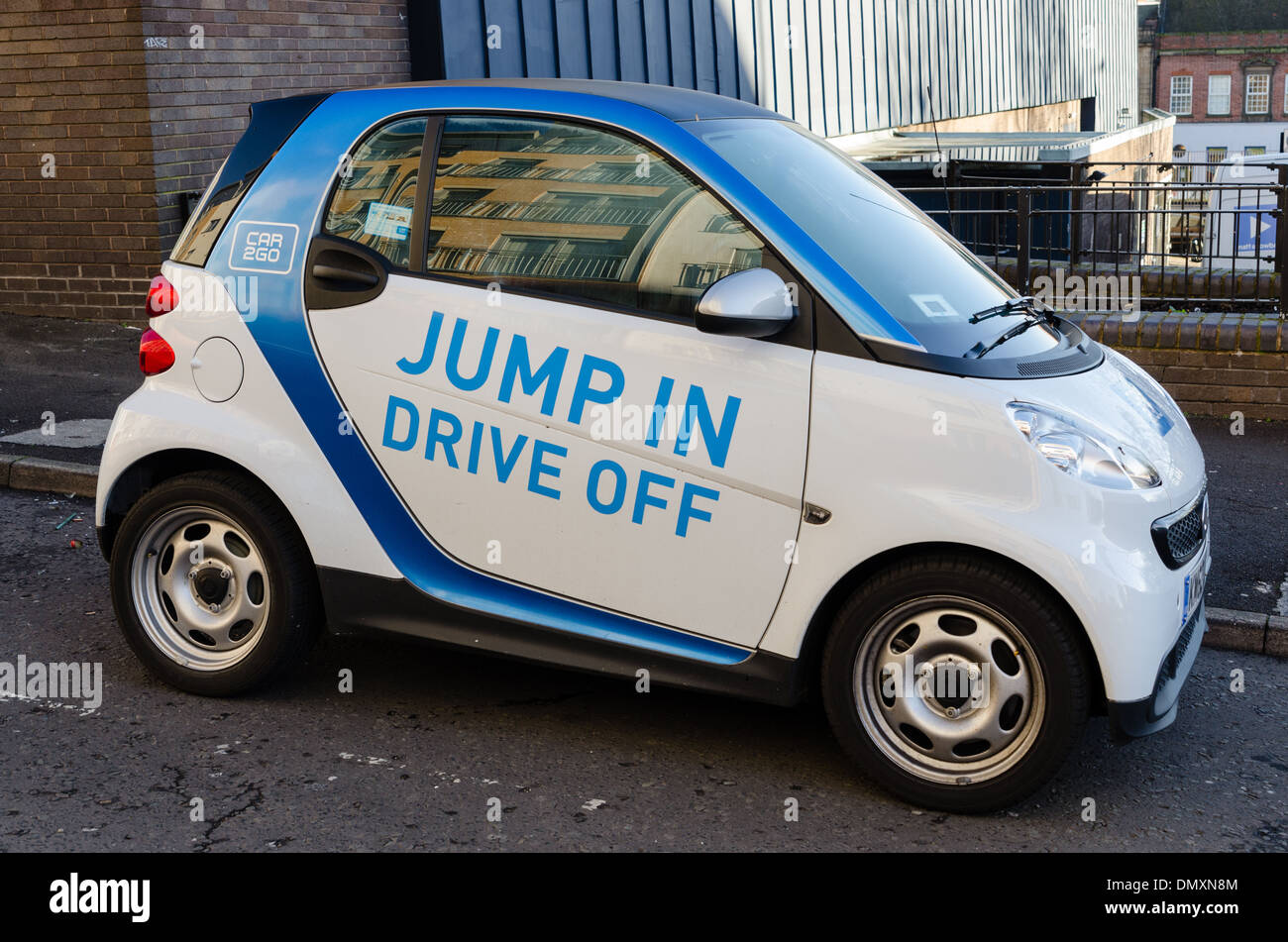 Smart Auto, das Teil des inzwischen aufgelösten Car2Go kurzfristige Autovermietung-Systems in Birmingham Stockfoto