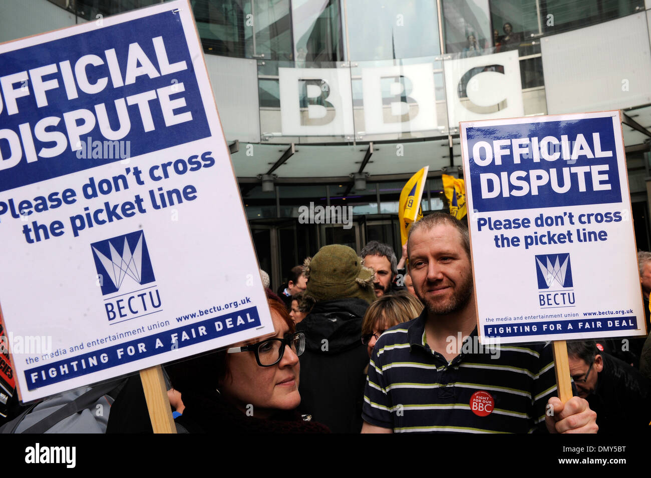 BBC-Mitarbeiter inszenieren einen 12 Stunden Streik außerhalb BBC Broadcasting House Stockfoto