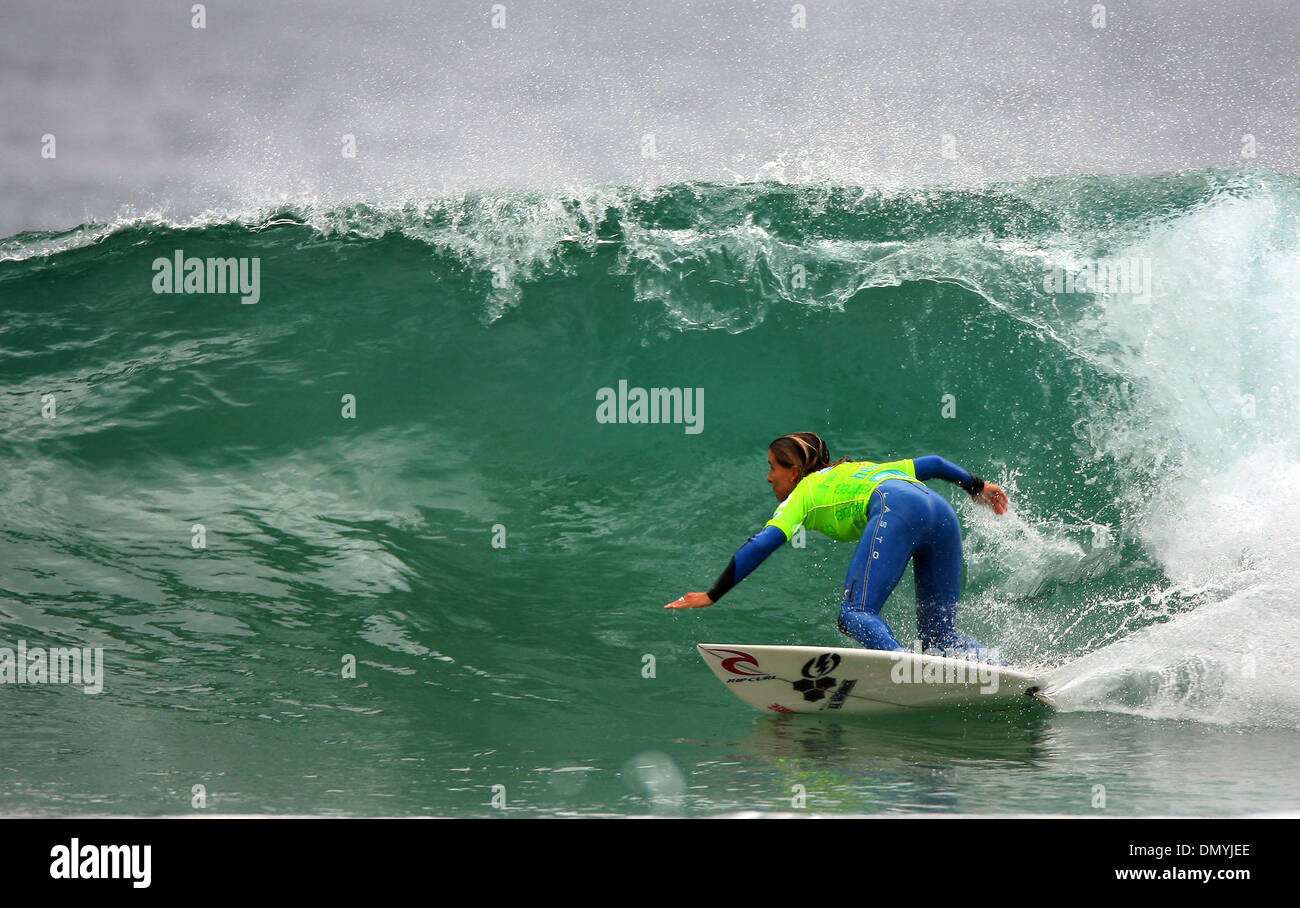 10. Oktober 2006; Manly, New South Wales, Australien; Surfen: JULIA CHRISTIAN (Carlsbad, Kalifornien) eines ihrer besten Ergebnisse in dieser Saison fünfter gleich insgesamt wenn sie ehemalige ASP WomenÕs World Champion Sofia Mulanovich (Peru) unterlag im Viertelfinale bei der Havaianas Beachley Classic in Manly, Australien gebucht. Trotz der schwierigen Bedingungen zeigte Christian beeindruckende Form zu Stockfoto