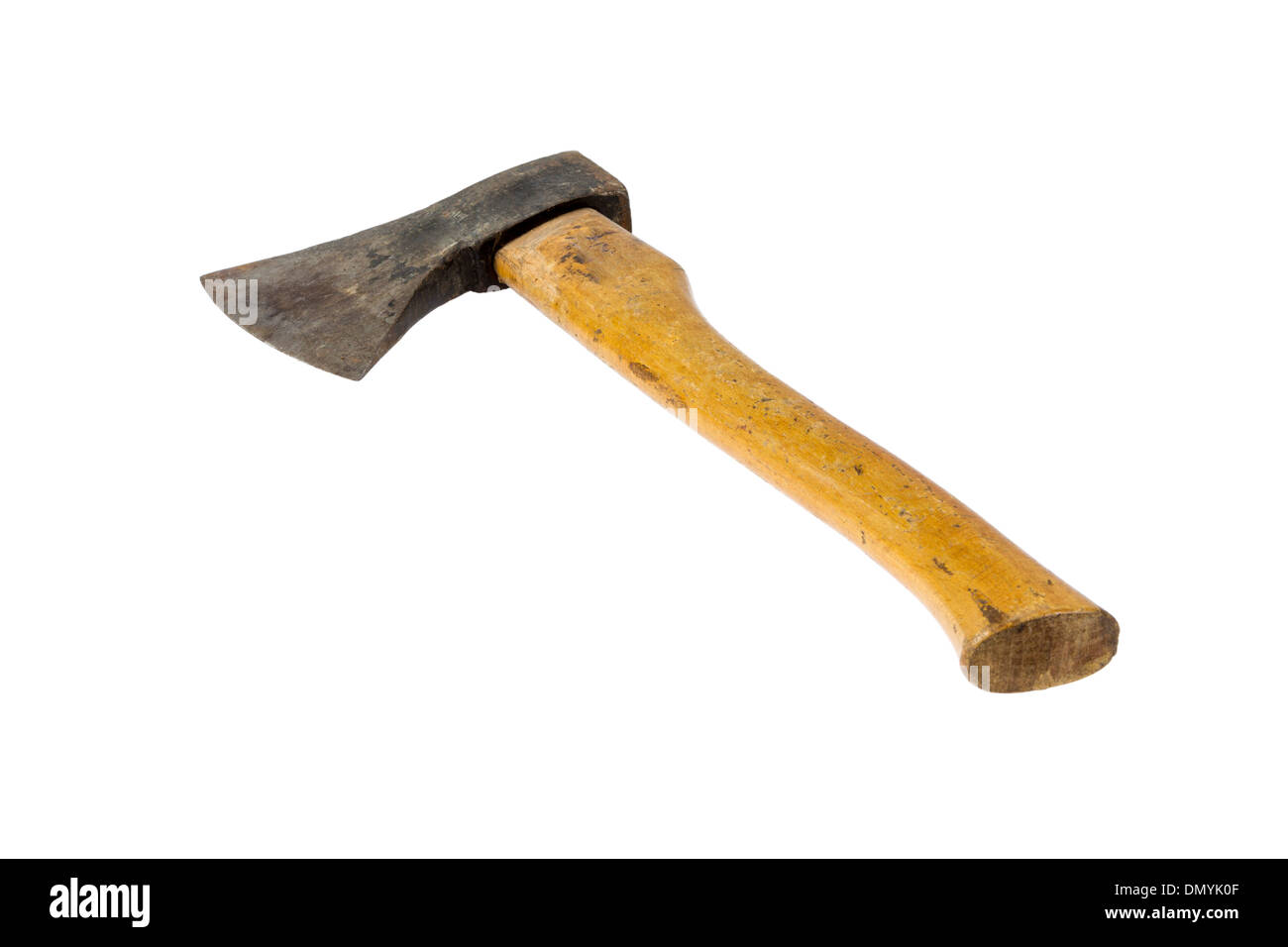 Gebrauchte Ax mit Holzgriff isoliert auf weißem Hintergrund Stockfoto