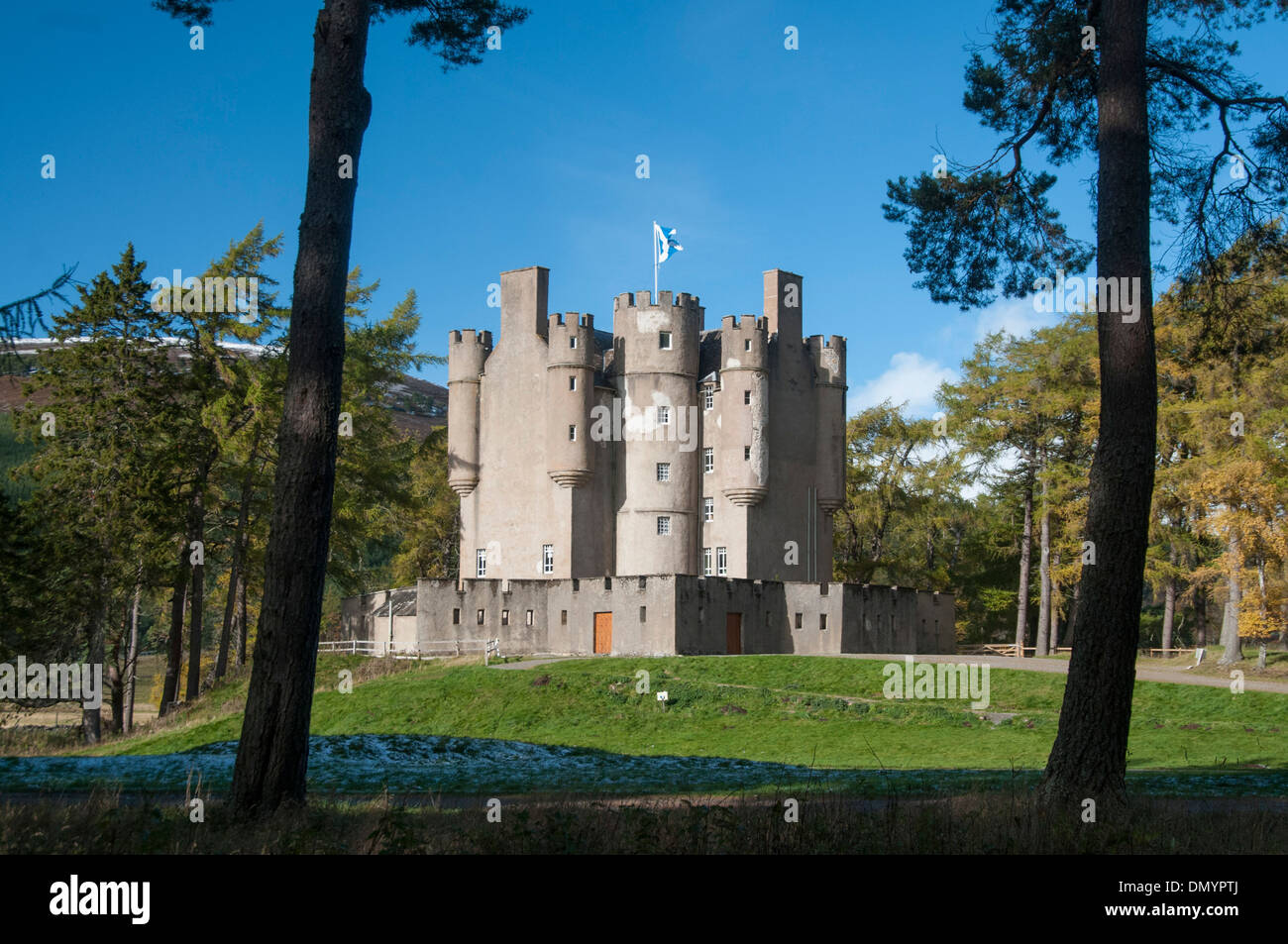 Braemar Castle im Herbst Stockfoto