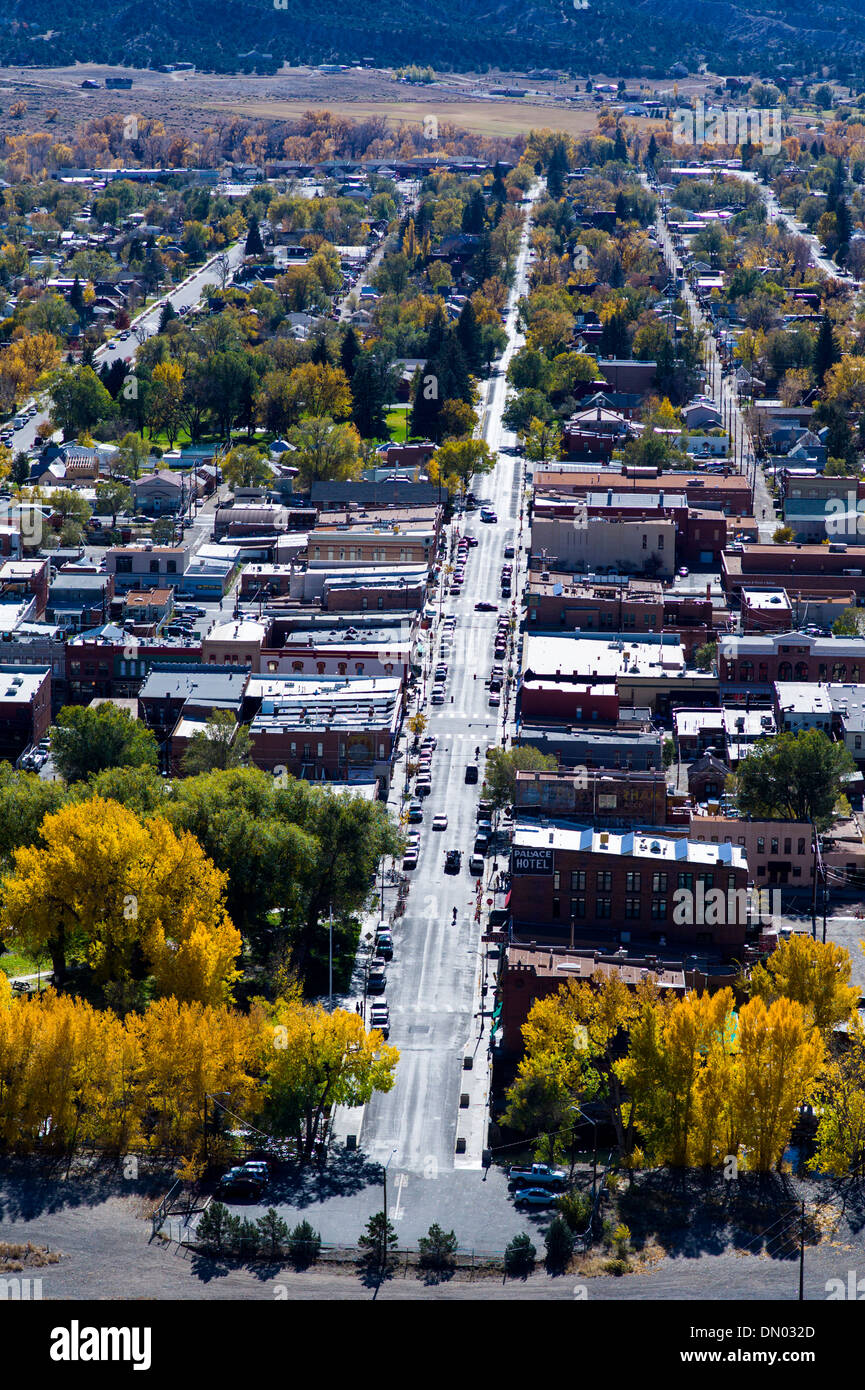 Herbst Blick von oben auf Salida und Arkansas River Valley, Chaffee County, Colorado, USA Stockfoto