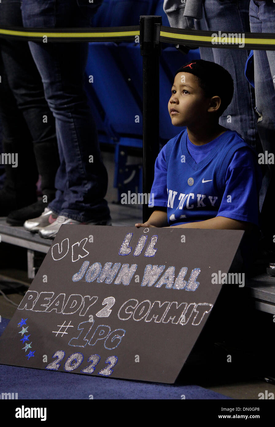 13. Februar 2010 - Lexington, Kentucky, USA - 6 Jahre altes Kind Dakota Patterson, der örtlichen, Proclimed beide den nächsten John Wall und lassen Sie UK Trainer wissen, He Wasready, begehen wie ESPN Spieltag in Rupp Arena auf Samstag, 13. Februar 2010 in Lexington, Kentucky Foto von Mark Cornelison gehostet | Personal. (Kredit-Bild: © Lexington Herald-Leader/ZUMApress.com) Stockfoto