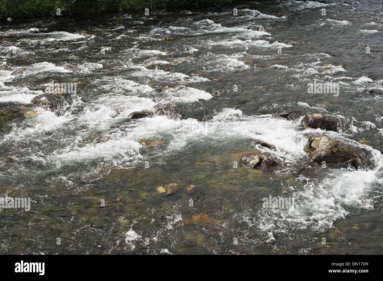 Schnellen Stream zwischen Felsen, Ural, Russland Stockfoto