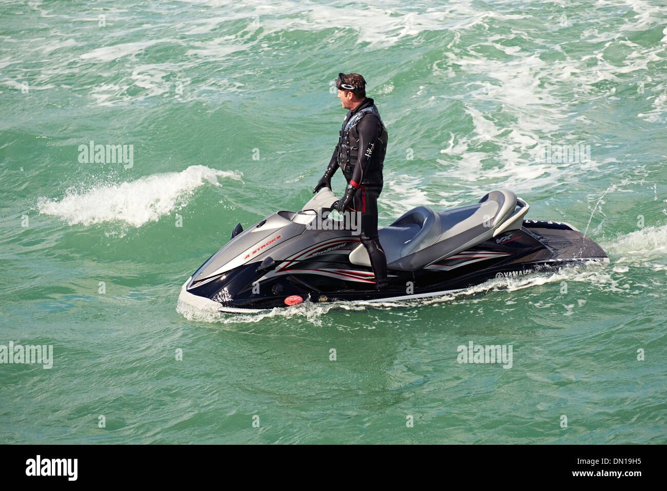 Jet Ski am Strand von Brighton, England, Vereinigtes Königreich. Stockfoto