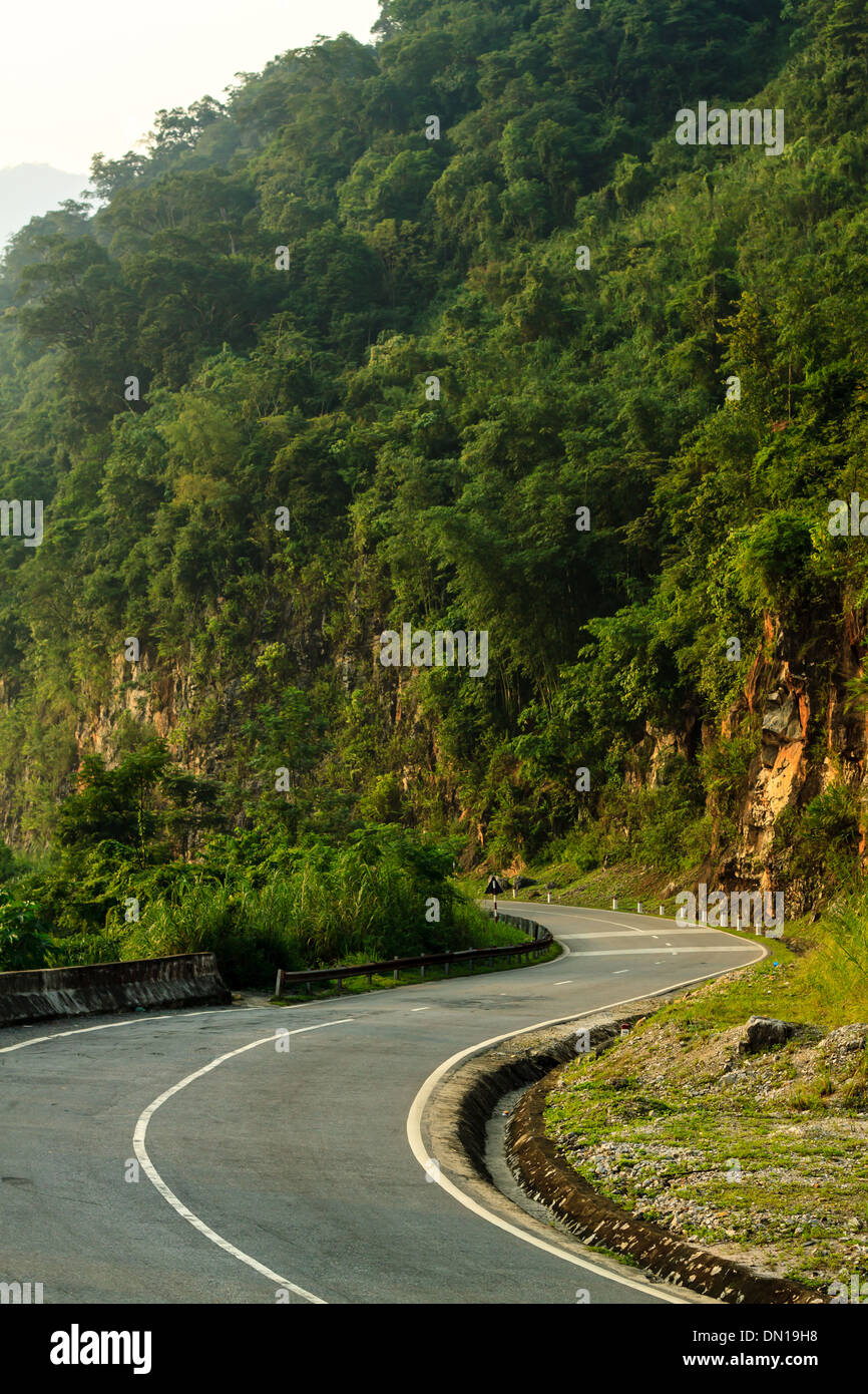 Autobahn in der Nähe von Mai Chau Town, Hoa Binh Provinz, Vietnam Stockfoto