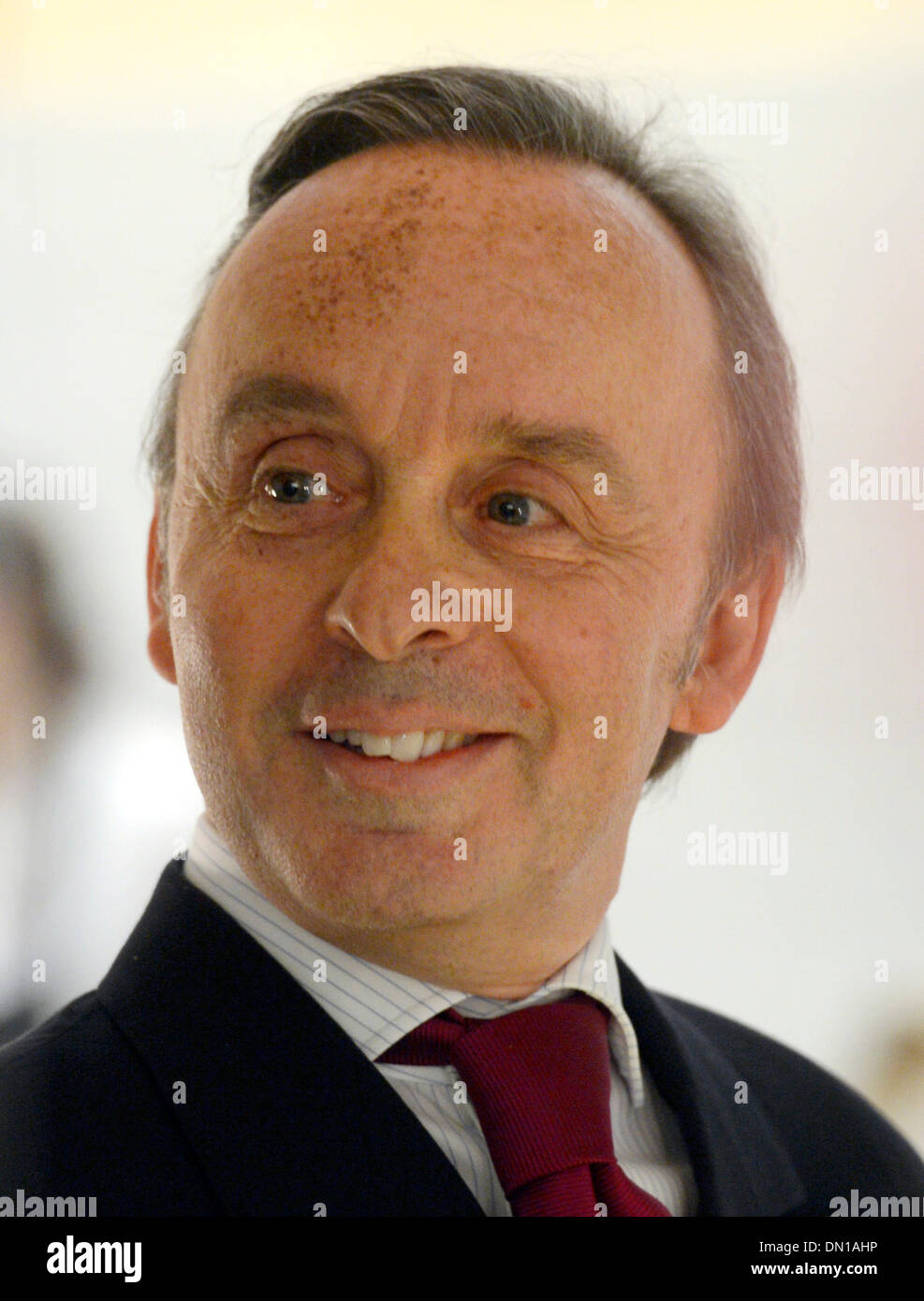 Julius Meinl, Inhaber der österreichischen Firma, abgebildet auf der Pressekonferenz im dreistöckigen Kaufhaus verkaufen Delikatessen im Zentrum von Prag, Tschechische Republik, 17. Dezember 2013. Firma Julius Meinl wird ein Geschäft am Mittwoch, den 18. Dezember geöffnet. Der Laden namens Gurmansky Palac (Gourmet-Palast), wird die gleiche Produktpalette als Julius Meinls berühmten Shop am Wiener Haupt shopping Straße Am Graben verkaufen. Gourmansky Palac befindet sich im Gebäude in der Straße 28 City Palais. Oktober in der Nähe von Wenzelsplatz entfernt. Stadt-Palais, im Art Nouveau Stil erbaut, ist ein Kulturdenkmal eingetragen auf t Stockfoto