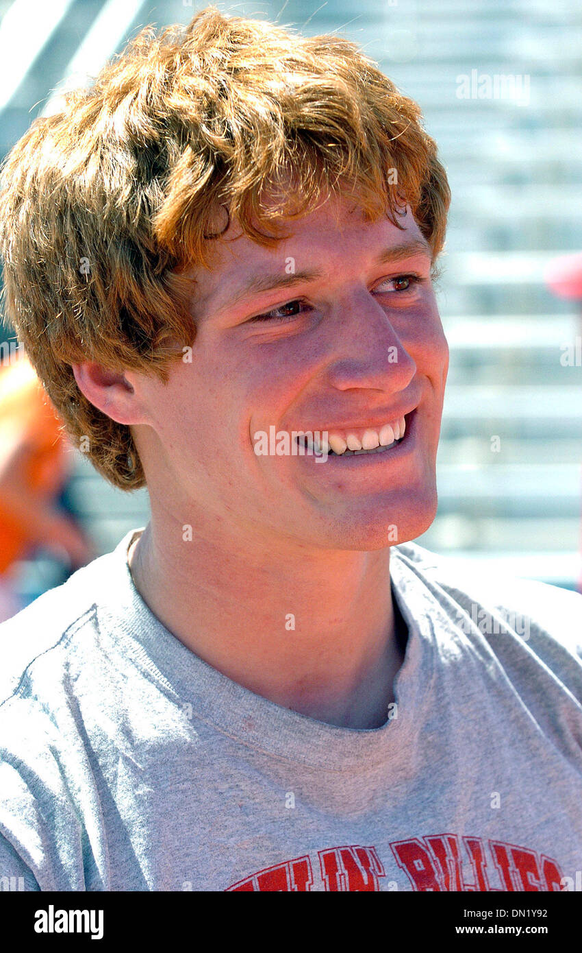 7. April 2006; Austin, TX, USA; Leichtathletik: Victor Weirich von Fredericksburg genießt Sieg im Stabhochsprung Freitag um die Texas Relays. Obligatorische Credit: Foto von T Reel/San Antonio Express-News/ZUMA Press. (©) Copyright 2006 von San Antonio Express-News Stockfoto