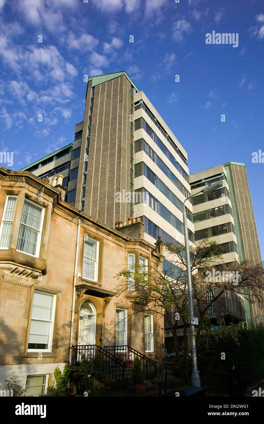 Universität-Avenue-alte und neue Architektur Glasgow west end Stockfoto