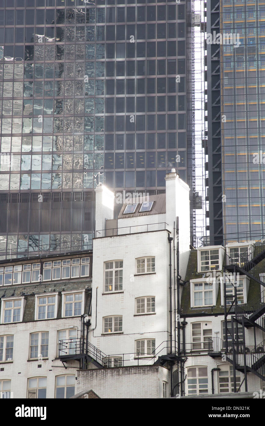 Alte und neue Gebäude in der City of London, UK. Stockfoto