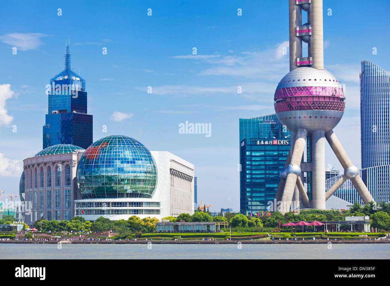 Shanghai Skyline mit Oriental Pearl und International Convention Centre, VR China, Volksrepublik China, Asien Stockfoto