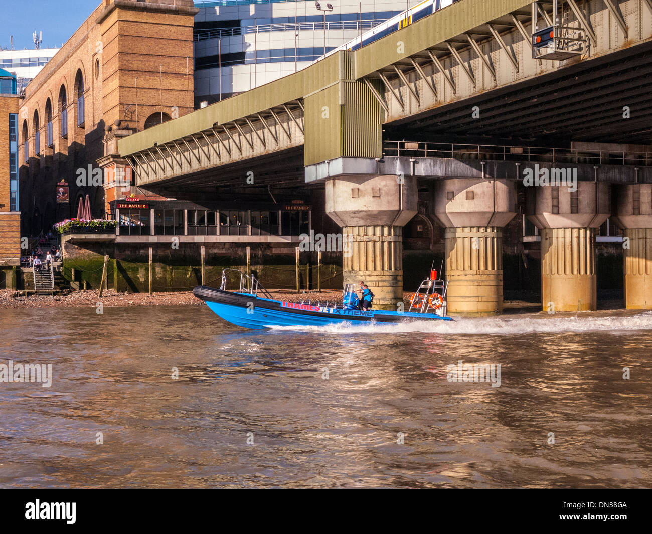 High-Speed-Boot auf der Themse, London Stockfoto