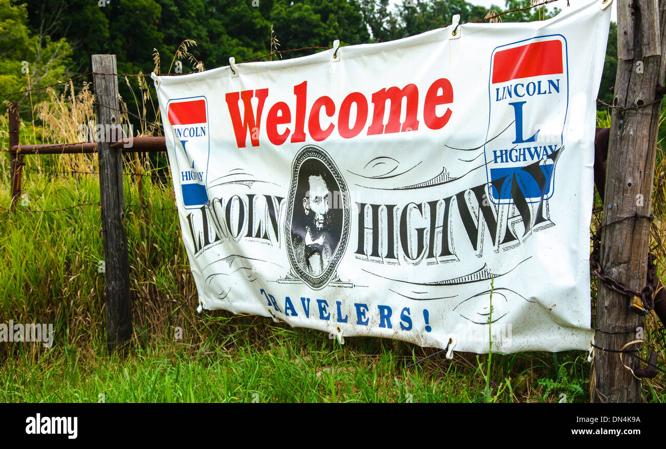 Herzlich Willkommen Sie auf dem Lincoln Highway-Banner in der Nähe von Franklin Grove, Illinois, einer Stadt auf dem Lincoln Highway Stockfoto