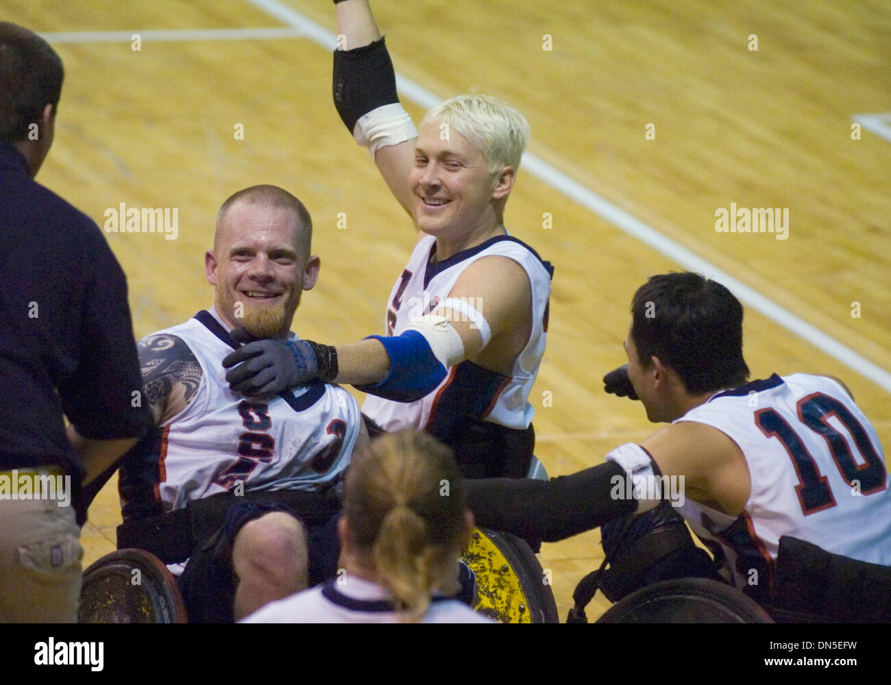 Sep 16, 2006; Christchurch, Neuseeland; Die USA feiert Sieg über die New Zealand Rad schwarzen 34-30 Samstag (NZ), Rollstuhl Rugby-Weltmeisterschaft 2006 zu erfassen. Verteidigung der Champ Kanada beenden Dritte, Sieg über Großbritannien 23-19 in der Runde Trost. Insgesamt 12 Mannschaften aus der ganzen Welt bewarben sich in die fünf-Tages-Veranstaltung. Die USA war auf Platz Nr. 1 in der Stockfoto