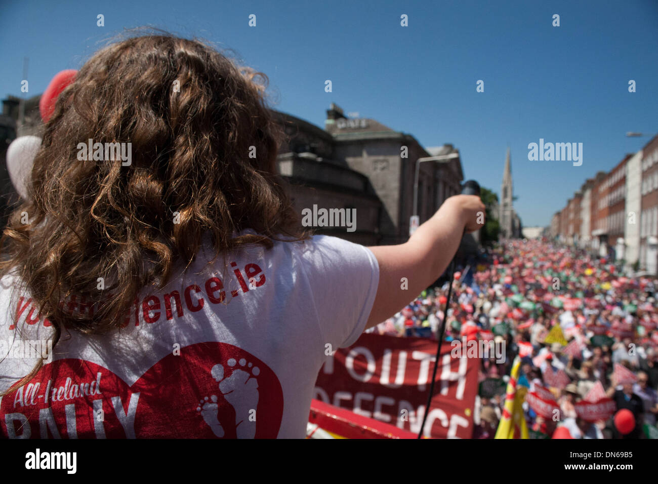 Einer der Organisatoren der alle Irland Rallye fürs Leben ruft die 60.000 Zuschauern es Protest gegen Abtreibung Stockfoto