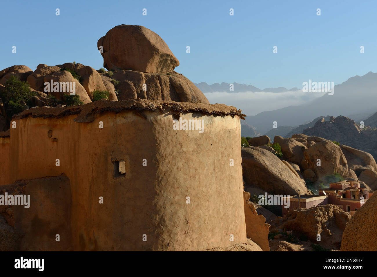 Marokko, Granitfelsen in der Nähe des Dorfes Öksüz nahe Tafraoute im Anti-Atlas Stockfoto