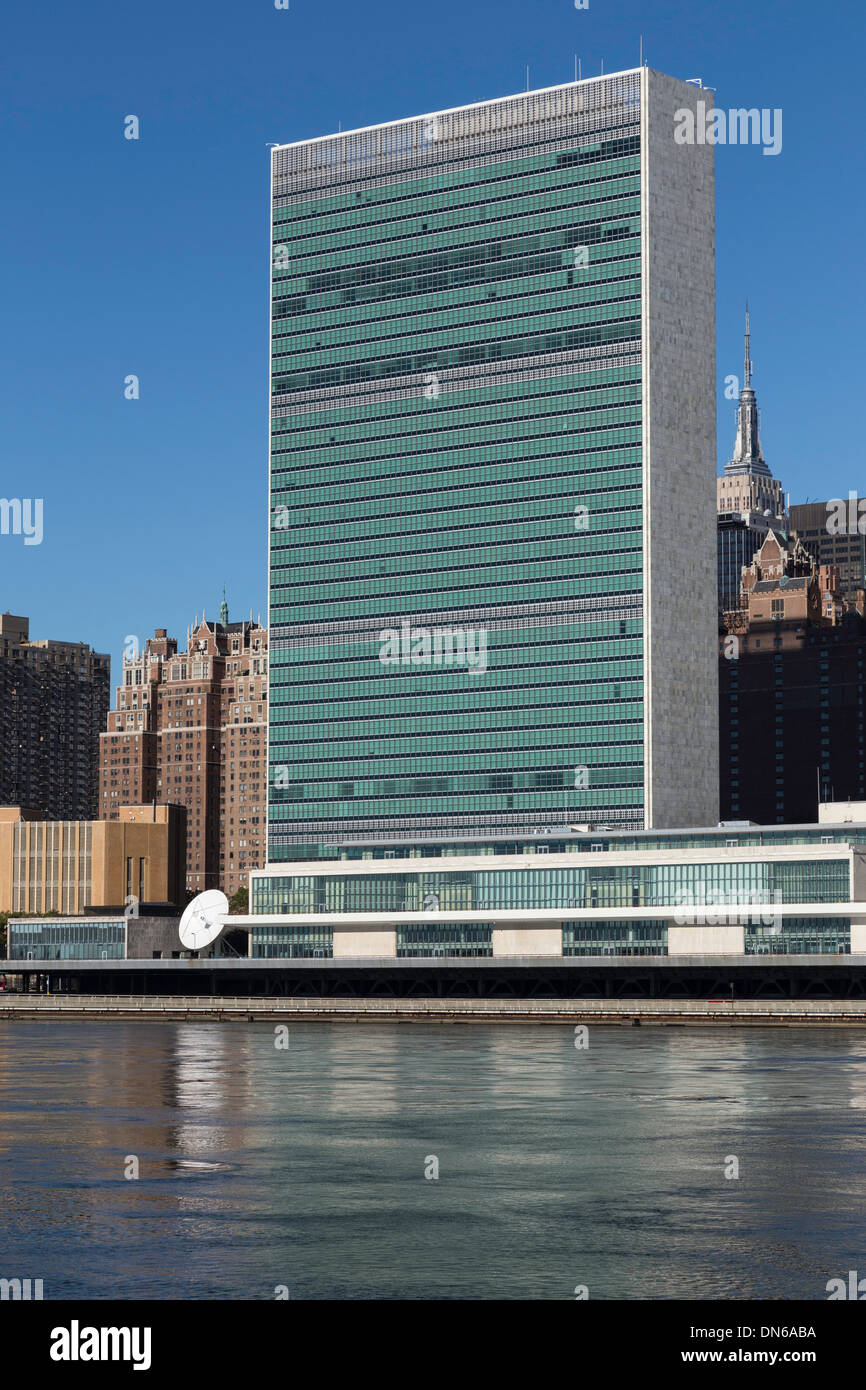 Skyline von Midtown Manhattan und dem East River, New York City, USA Stockfoto