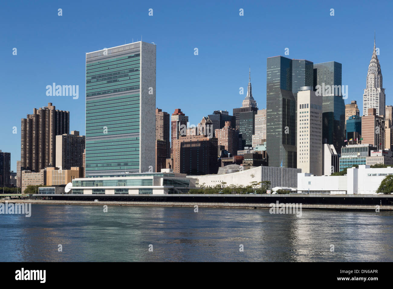Skyline von Midtown Manhattan und dem East River, New York City, USA Stockfoto
