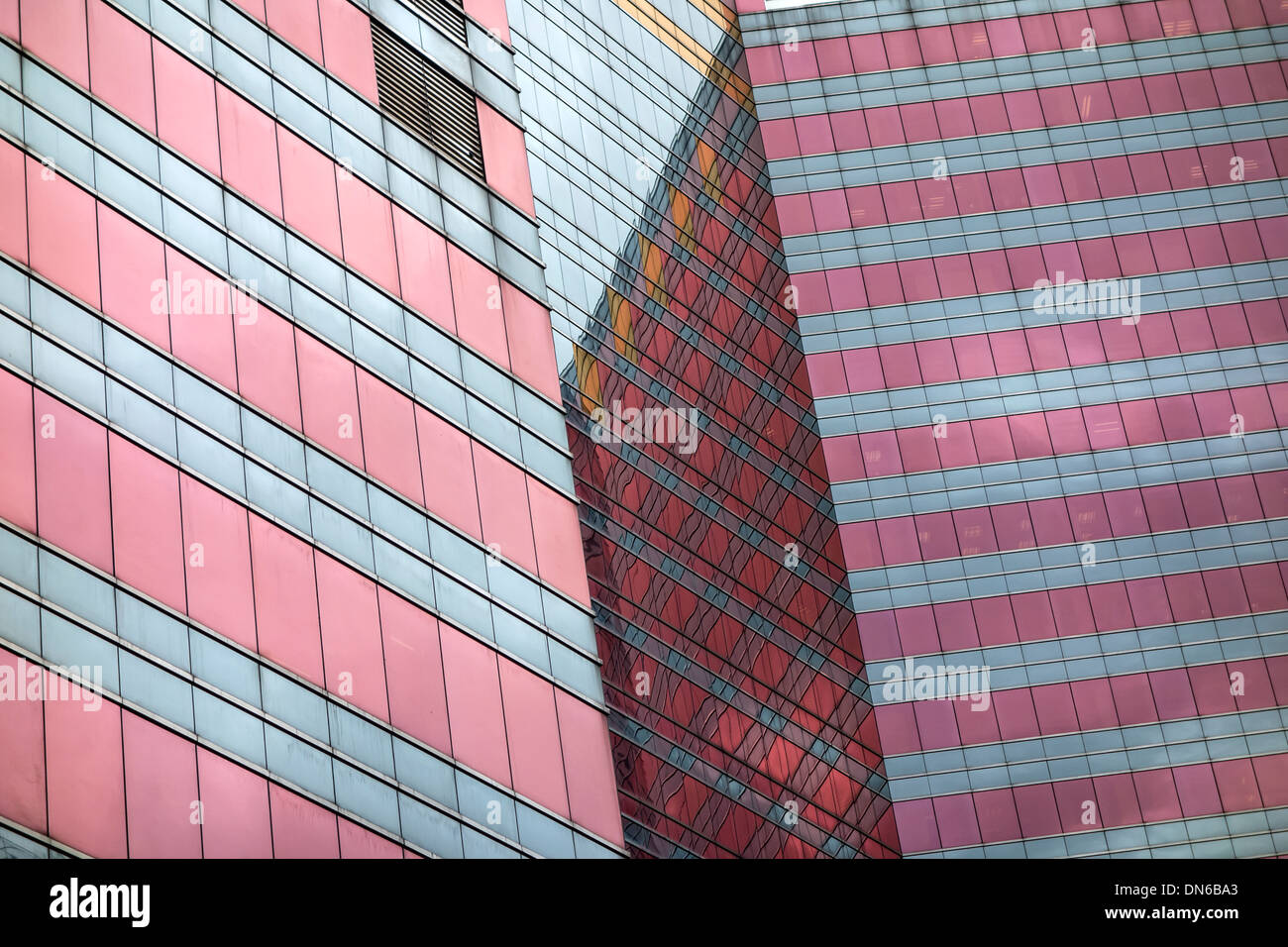 Hochhaus-Fassade in Hong Kong Stockfoto