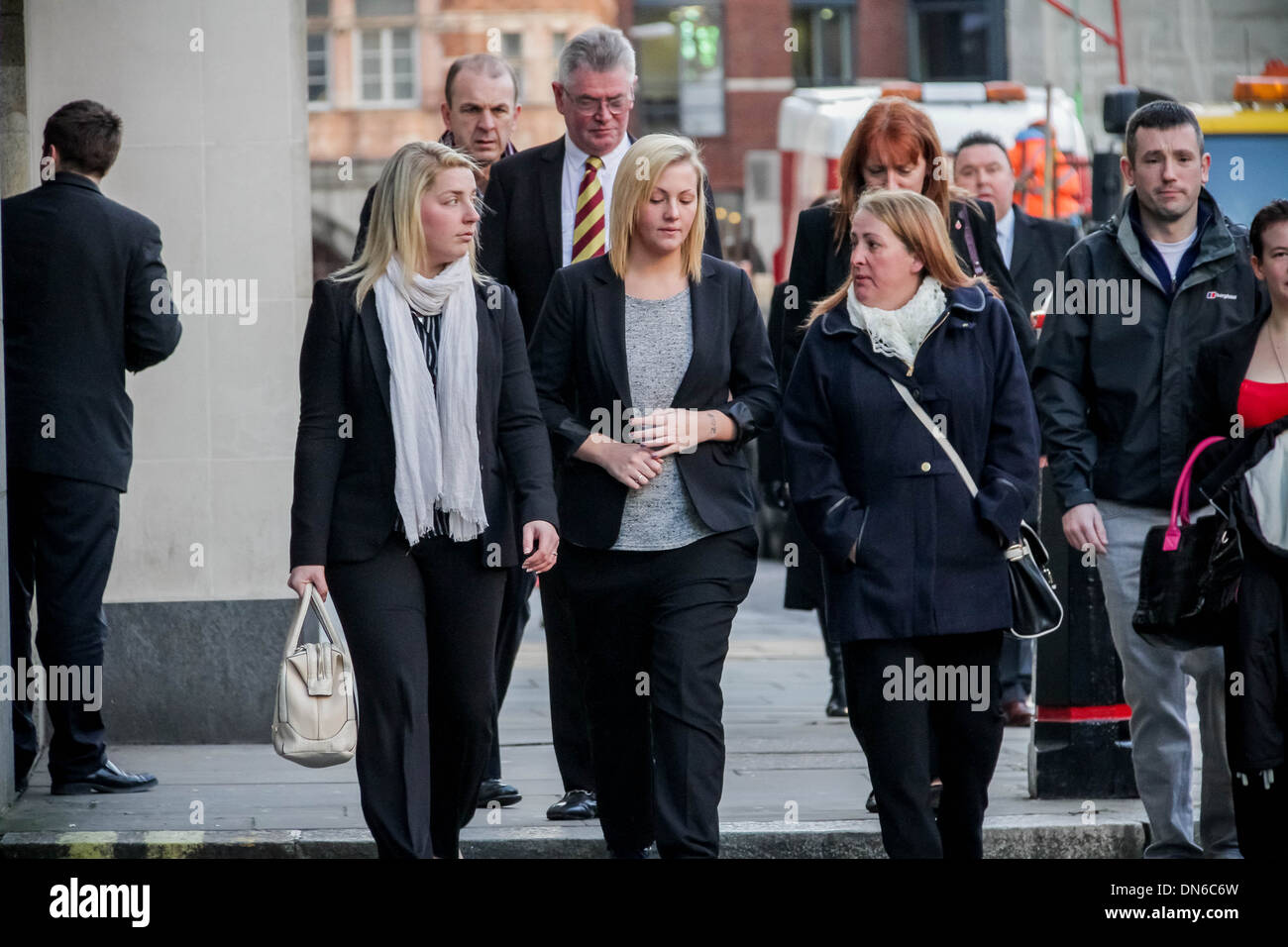 Lee Rigby Familie ankommen im Old Bailey Court Testversion Urteil in London. Stockfoto