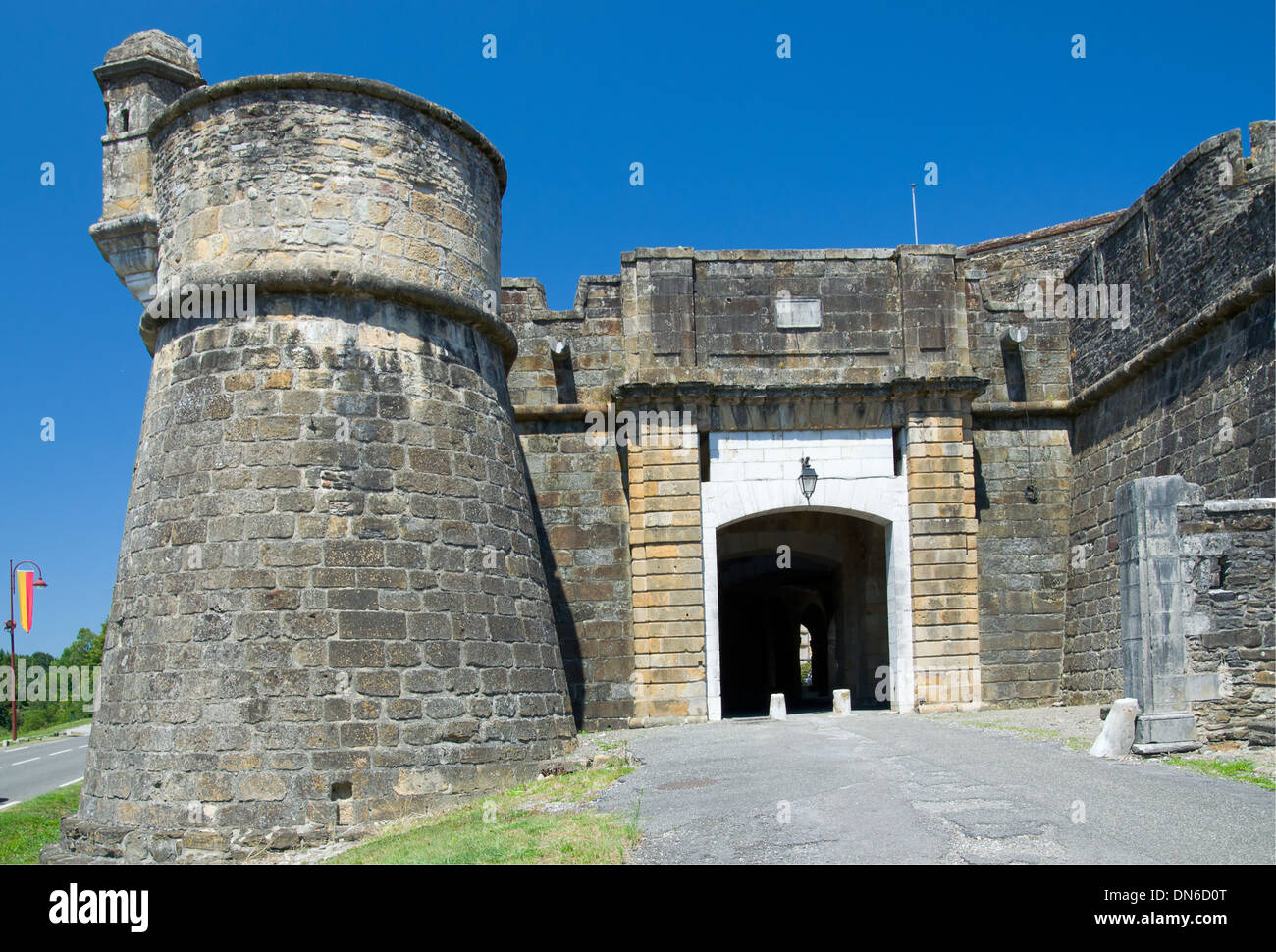 Mittelalterliche Eingang der französischen Festungsstadt Stockfoto