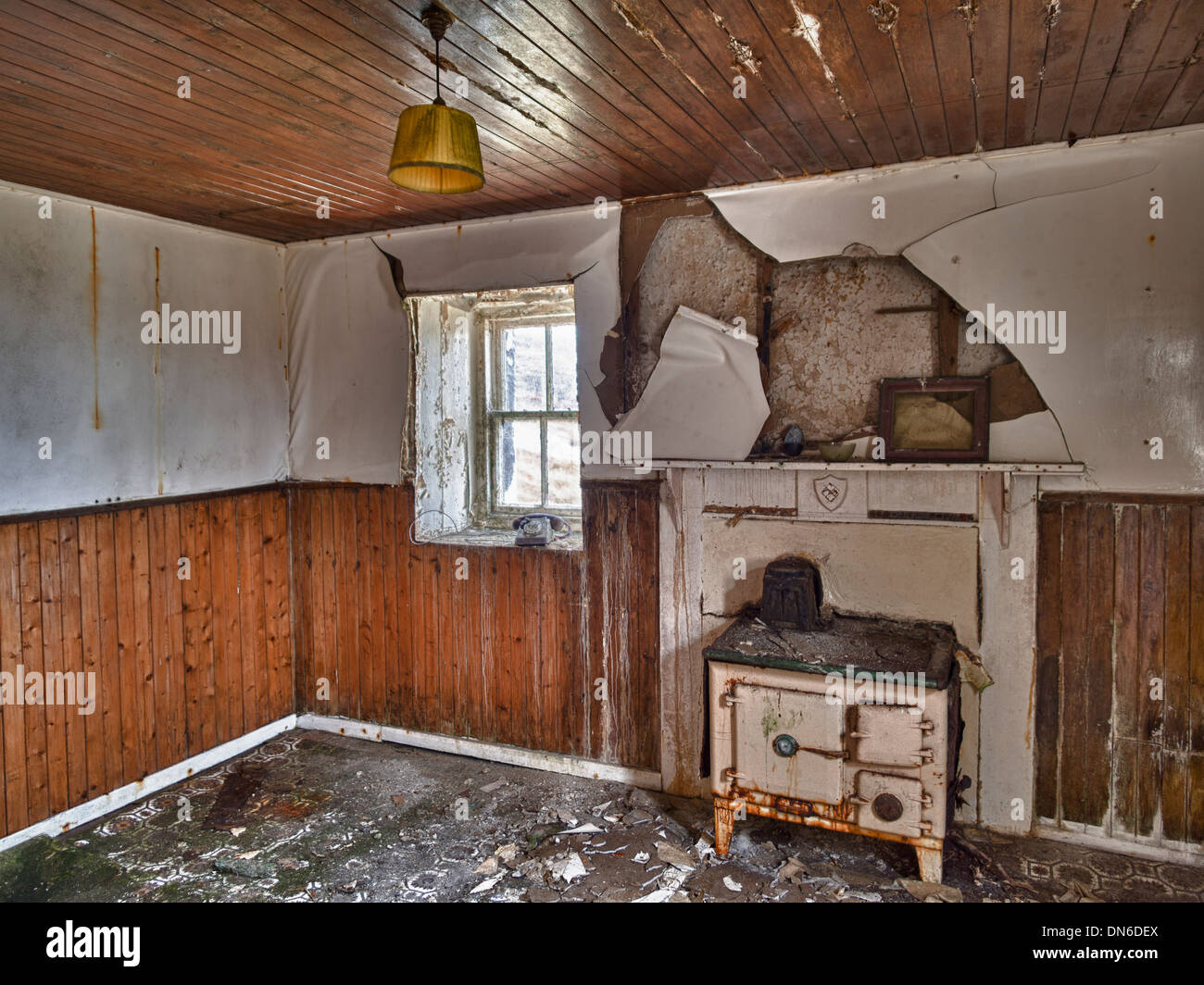 Küche, verlassenen Croft House, Eriskay, Schottland Stockfoto