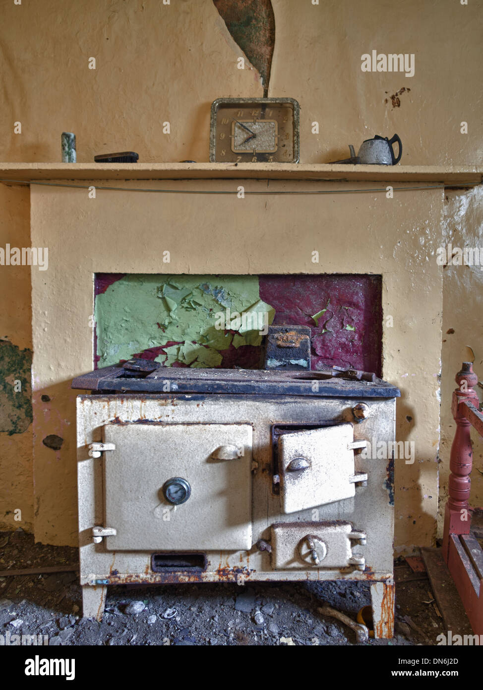 Rayburn in verlassenen Croft House, South Uist Stockfoto