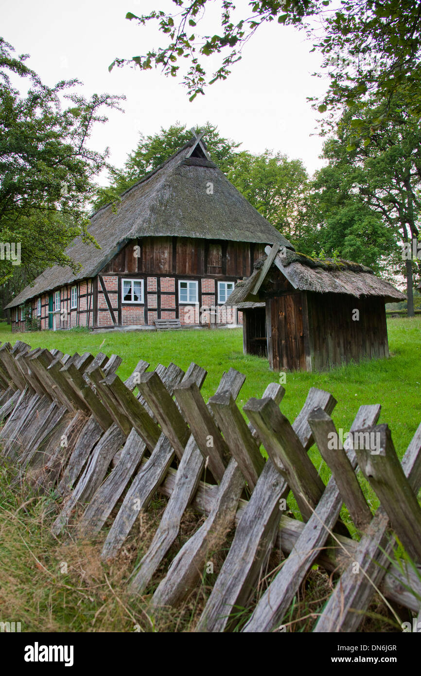 Altes Bauernhaus in Wilsede, Lüneburg Heath / Lunenburg Heathland / Lüneburger Heide, Niedersachsen, Deutschland Stockfoto