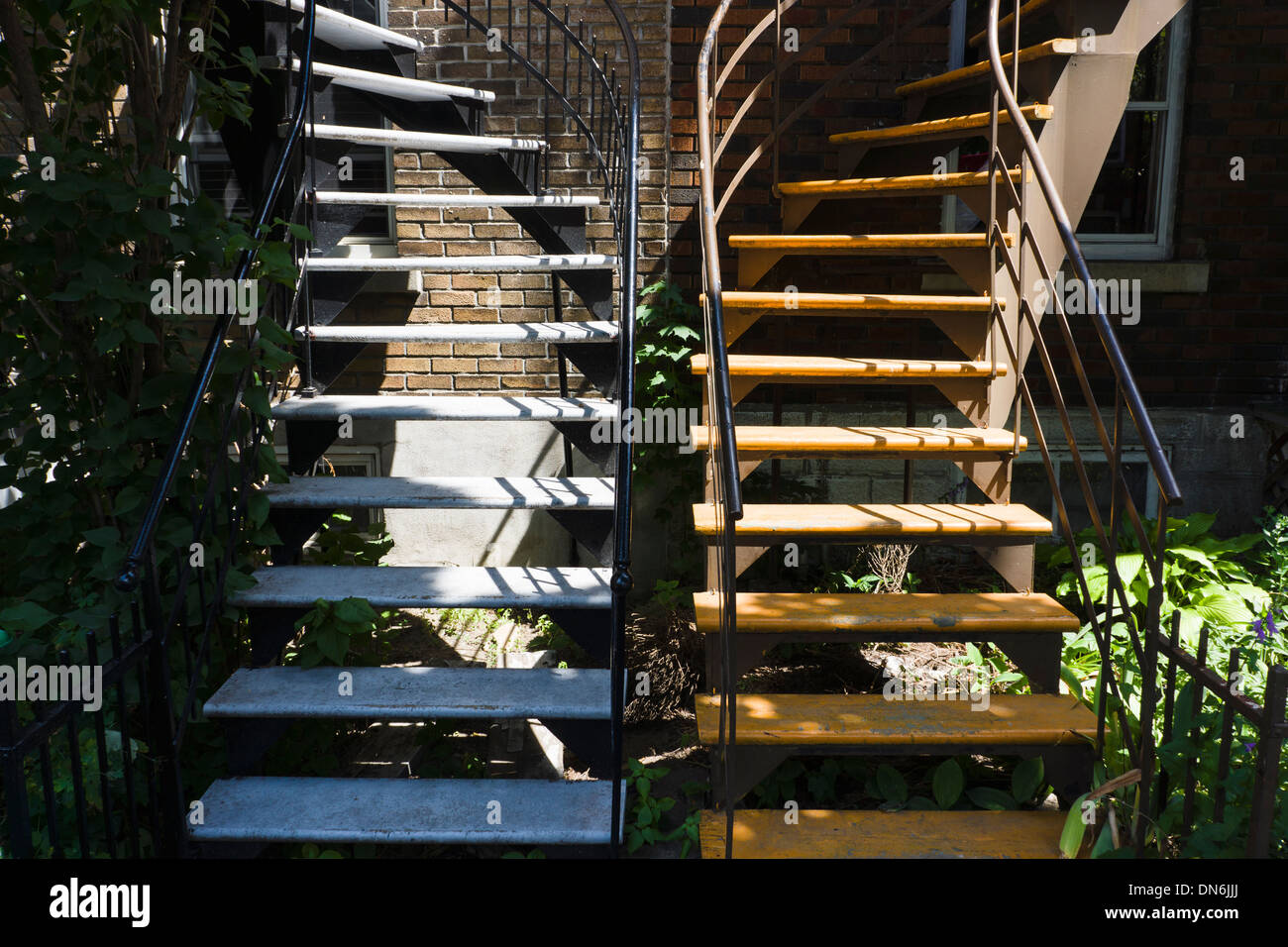 Typische Eisen außen Treppen in Montreal, Quebec, Kanada. Stockfoto