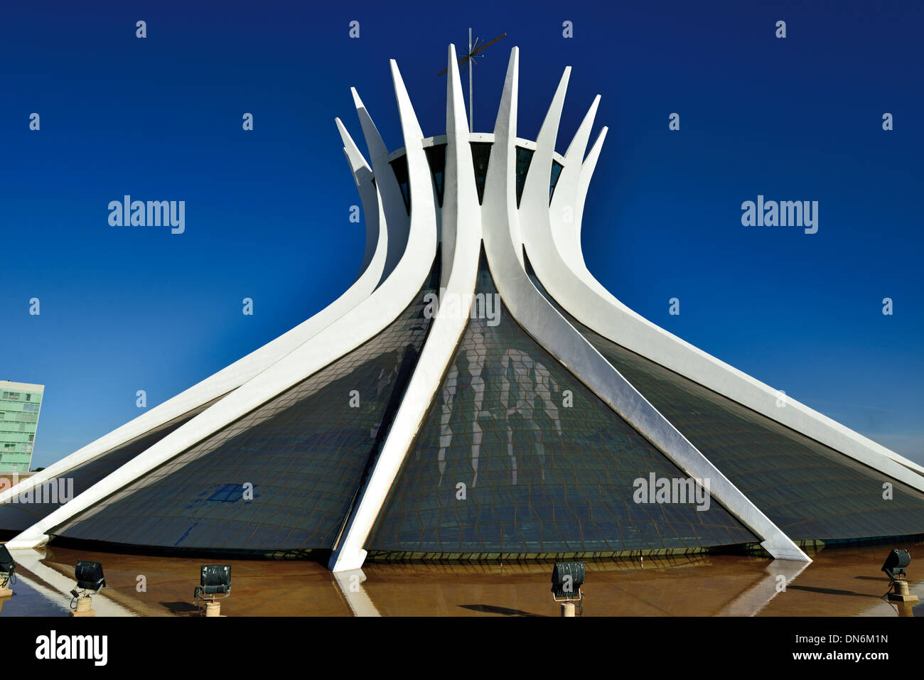 Brasilien, Brasilia: Metropolitan Kathedrale Nossa Senhora da Aparecida von Oscar Niemeyer Stockfoto