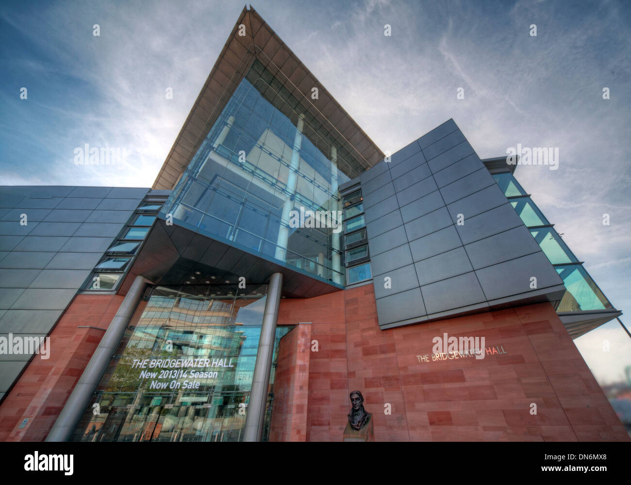 Bridgewater Hall, internationale Konzerthalle, im Stadtzentrum von Manchester, England, Heimat des Halle Orchesters Stockfoto