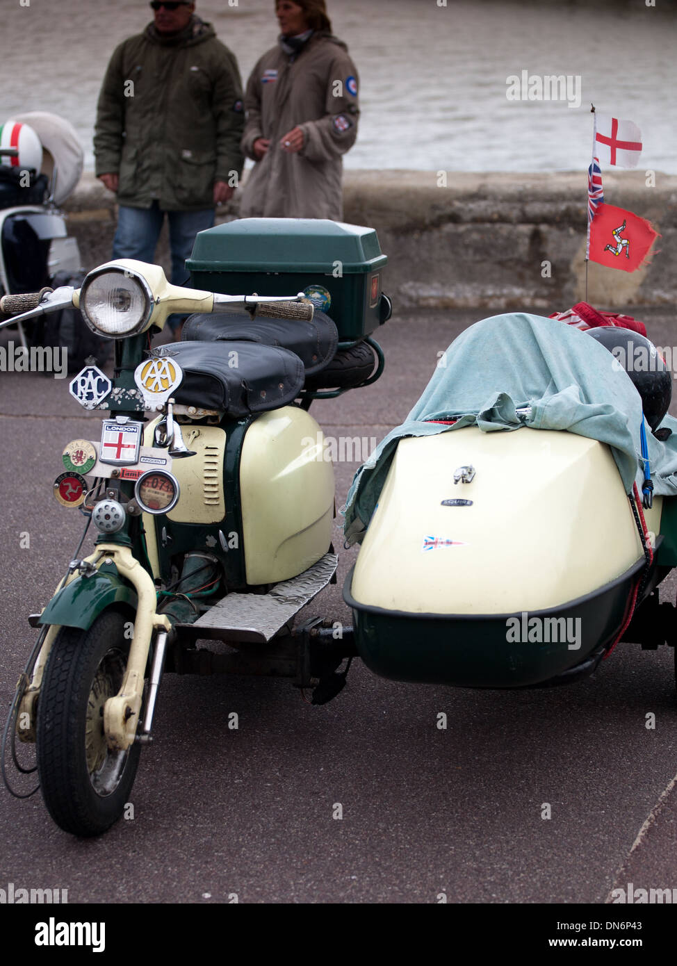 Benutzerdefinierte Lambretta mit Beiwagen auf 2013 Isle Of Wight August Bank Holiday Scooter Rally Stockfoto