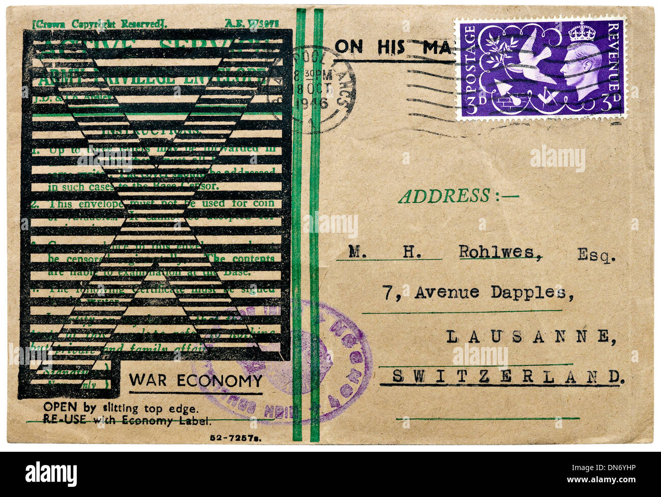 1946 britische O.H.M.S. abgebrochen "Aktivdienst Armee Privileg Umschlag" mit 3d König George VI 'Frieden' Stempel. Stockfoto