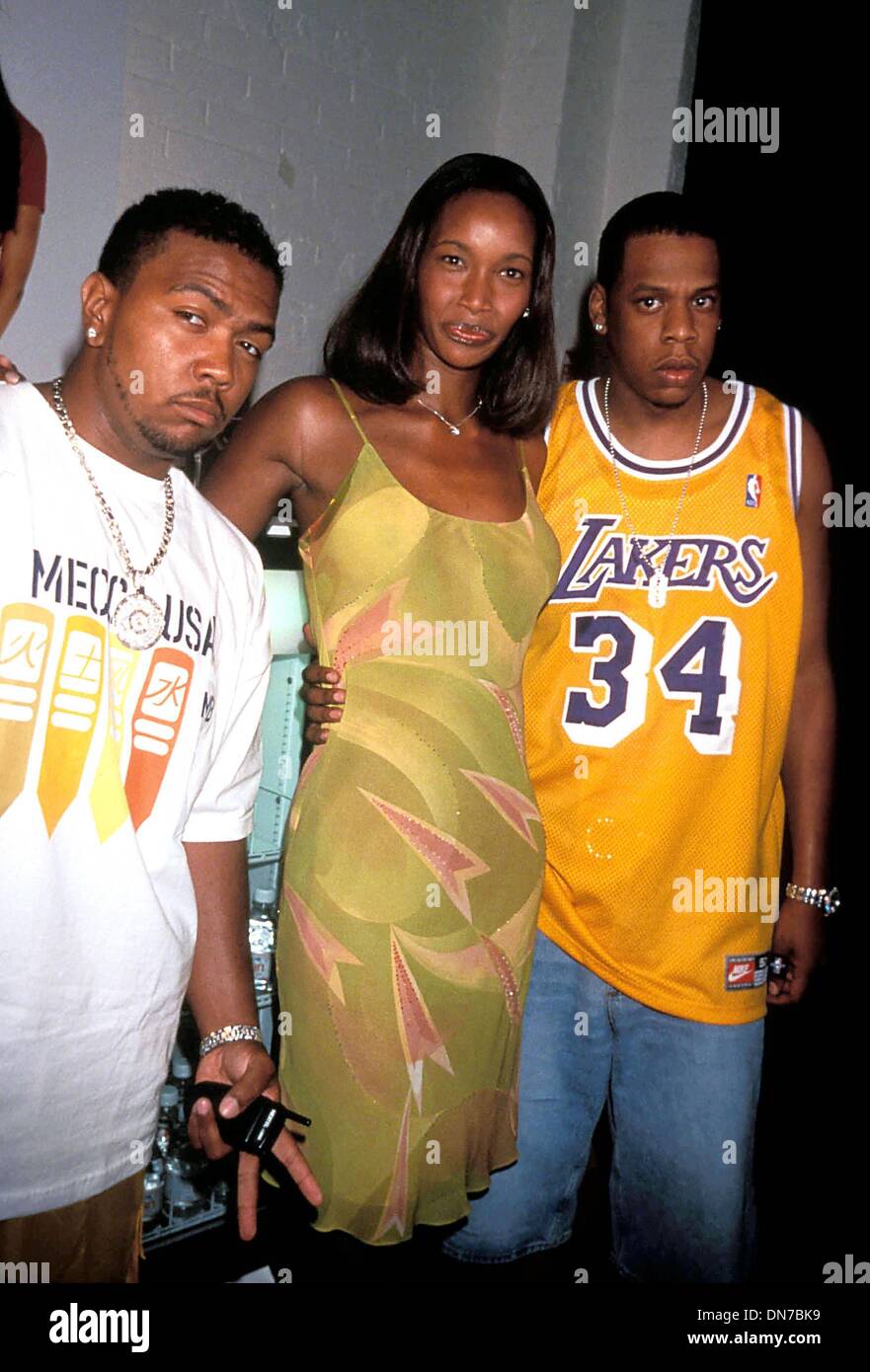 28. Juli 1999 - K16243WW SD0728. JAY Z CLOTHING UND BEKLEIDUNG CO..'' ROCAWEAR'' REZEPTION-ALTMAN BUILDING. NEW YORK CITY... TIMBALAND, BEVERLY PEELE UND JAY-Z... WALTER WEISSMAN / 1999 (Kredit-Bild: © Globe Photos/ZUMAPRESS.com) Stockfoto