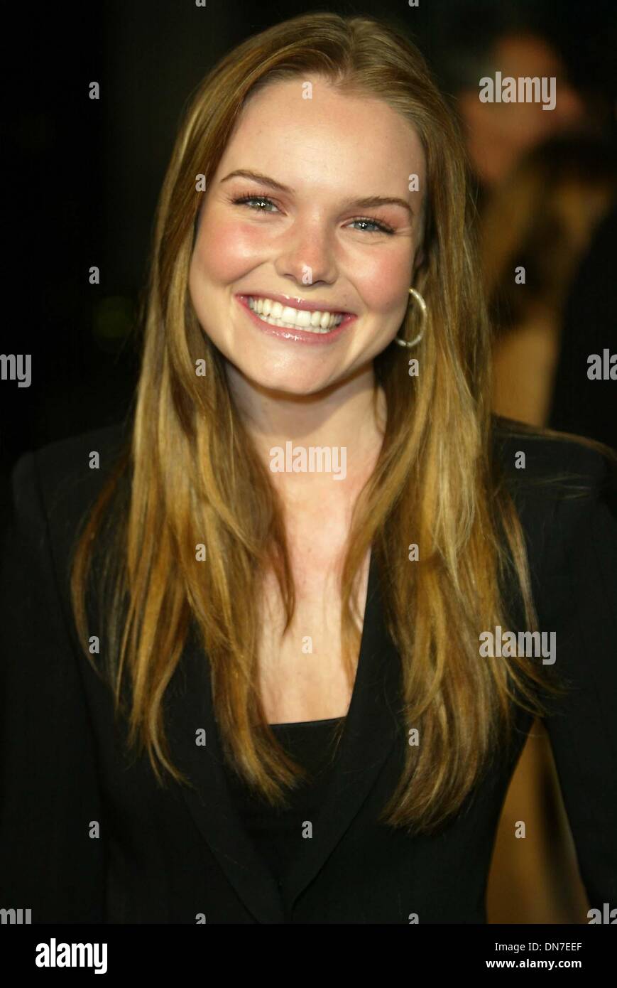 16. Dezember 2002 - KATE BOSWORTH. PREMIERE "HERR DER RINGE: DIE ZWEI TÜRME". ARCLIGHTÂ «S CINERAMA DOME, HOLLYWOOD, USA 02/15. ALEC MICHAEL. Â © 2002 (Kredit-Bild: © Globe Photos/ZUMAPRESS.com) Stockfoto