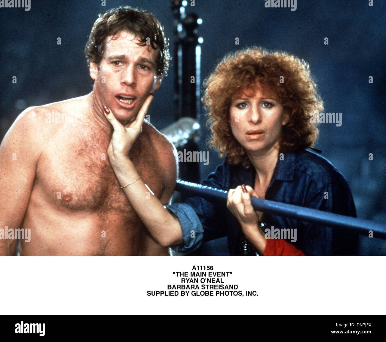 2. Mai 2001 - A11156.'' DAS MAIN EVENT''. RYAN O' NEAL. BARBARA STREISAND. VON geliefert (Kredit-Bild: © Globe Photos/ZUMAPRESS.com) Stockfoto